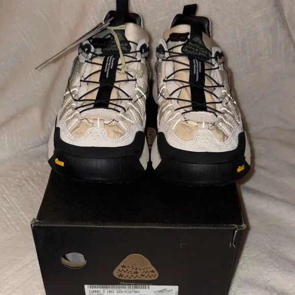 NWT Flower Mountain IWANO 2 UNI Suede and technical fabric sneakers -White-Black - Picture 9 of 16